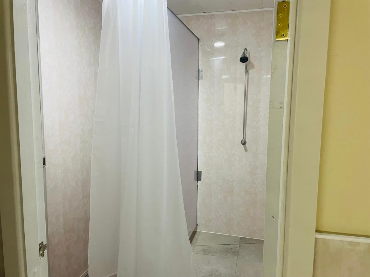 Greenway & Copper Coast Hostel Bunmahon Екстер'єр фото